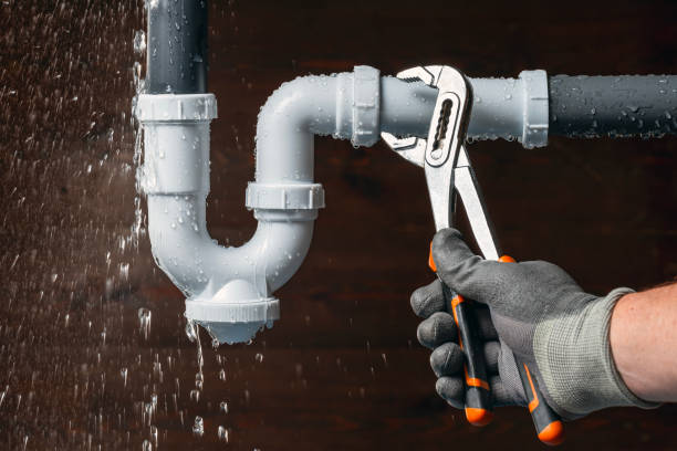 Professional Gas Line Repair technician working in Laurel, NY